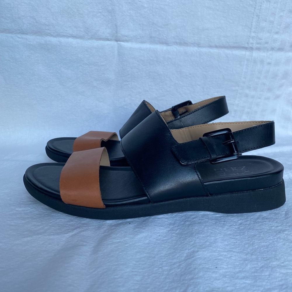 Naturalizer Leather flat sandal Brand new - without tags